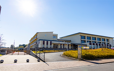 成田市立公津の杜中学校