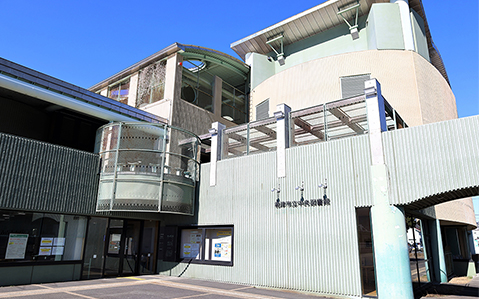 君津市立中央図書館